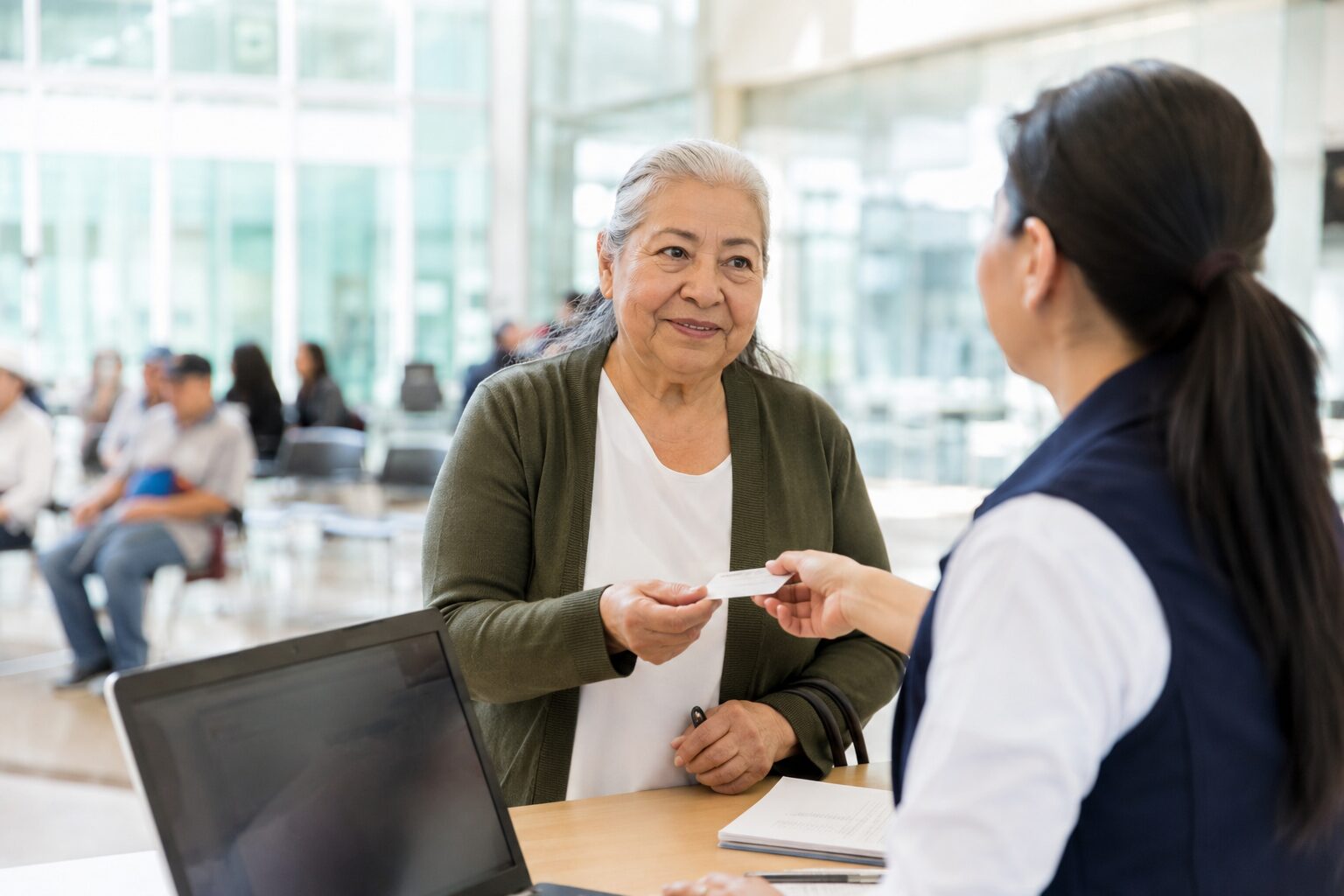 ¡AVISO IMPORTANTE para Adultos Mayores y Personas con Discapacidad! Gobierno llama a realizar la Credencialización al Servicio Universal de Salud